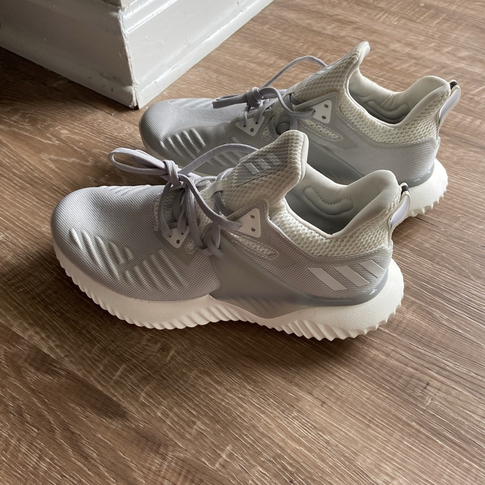 🆕Adidas Men's Athletic Shoes in Light Gray - Picture 7 of 8